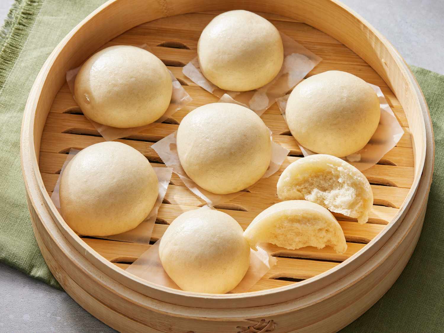 Top Steamed Chinese Dishes with Pictures： From Buns to Seafood