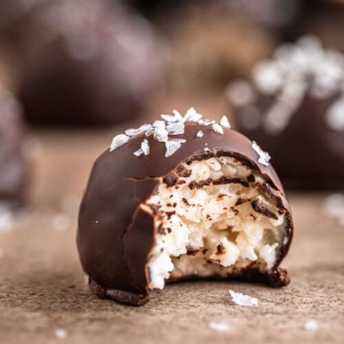 Irresistible Coconut Balls Dipped in Chocolate – Easy No-Bake Recipe