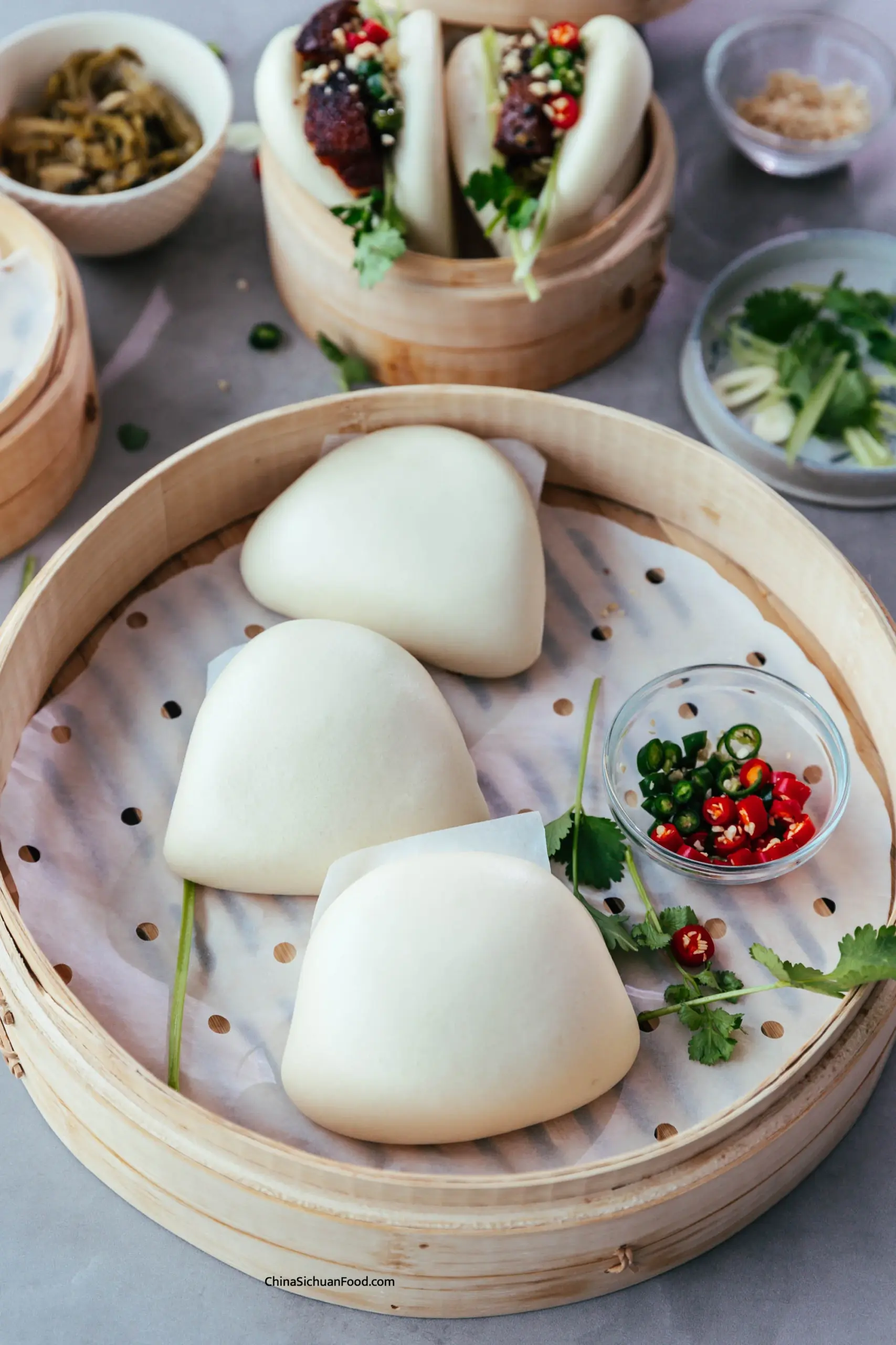 Top Steamed Chinese Dishes with Pictures： From Buns to Seafood