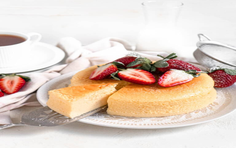 Light and Fluffy Chinese Bakery-Style Strawberry Cake Recipe