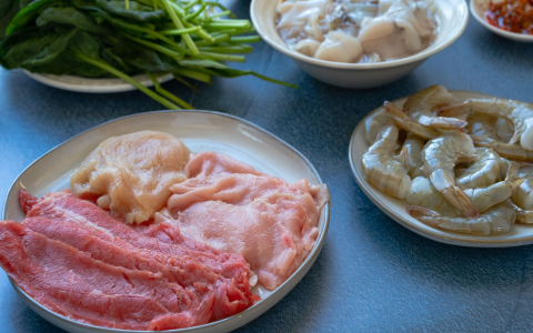 Unfold a Chinese Takeout Box for an Instant Plate: A Simple Trick