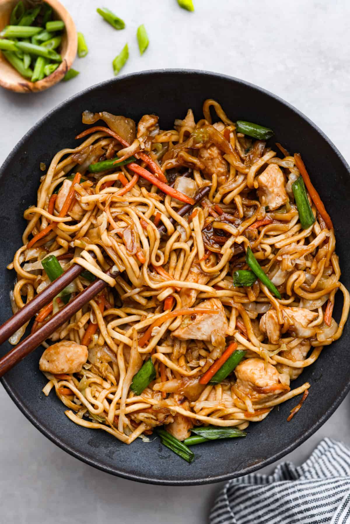 How to Make Quick and Easy Chow Mein with Chicken and Vegetables