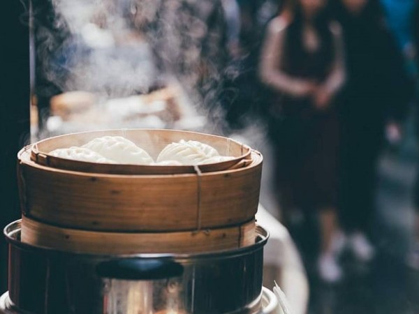 Discover the Secret of Steaming Hot Dishes: How It Works and Why It's Popular