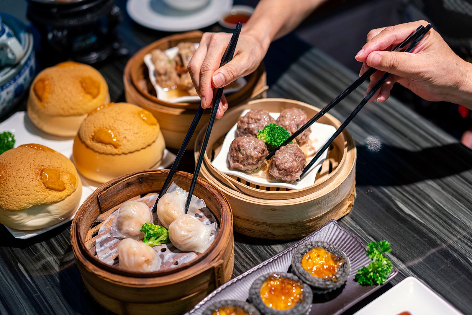 Discover the Best Cantonese Dim Sum: Types, History, and Etiquette