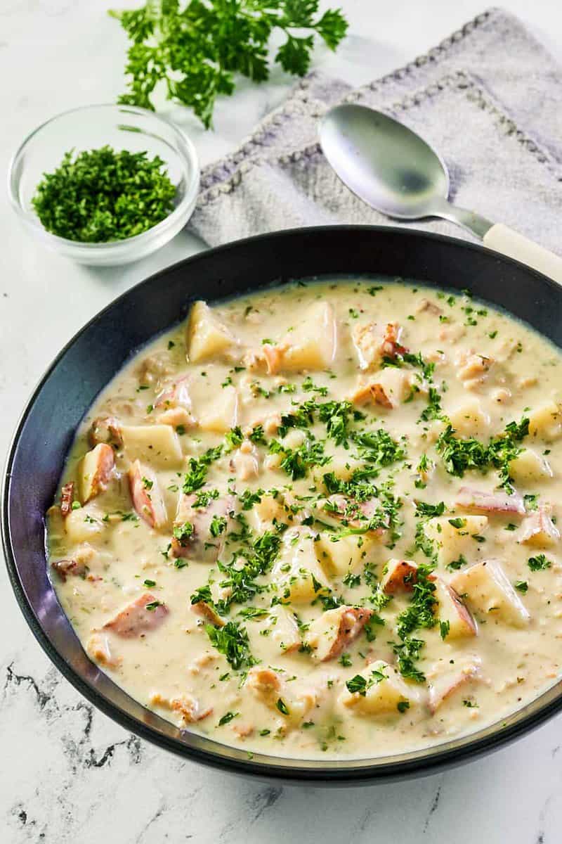 Quick and Easy Clam Chowder Recipe: A Simple and Delicious Soup