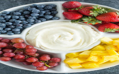 Creamy Coconut Milk Fruit Dip: Perfect for Healthy Snacking