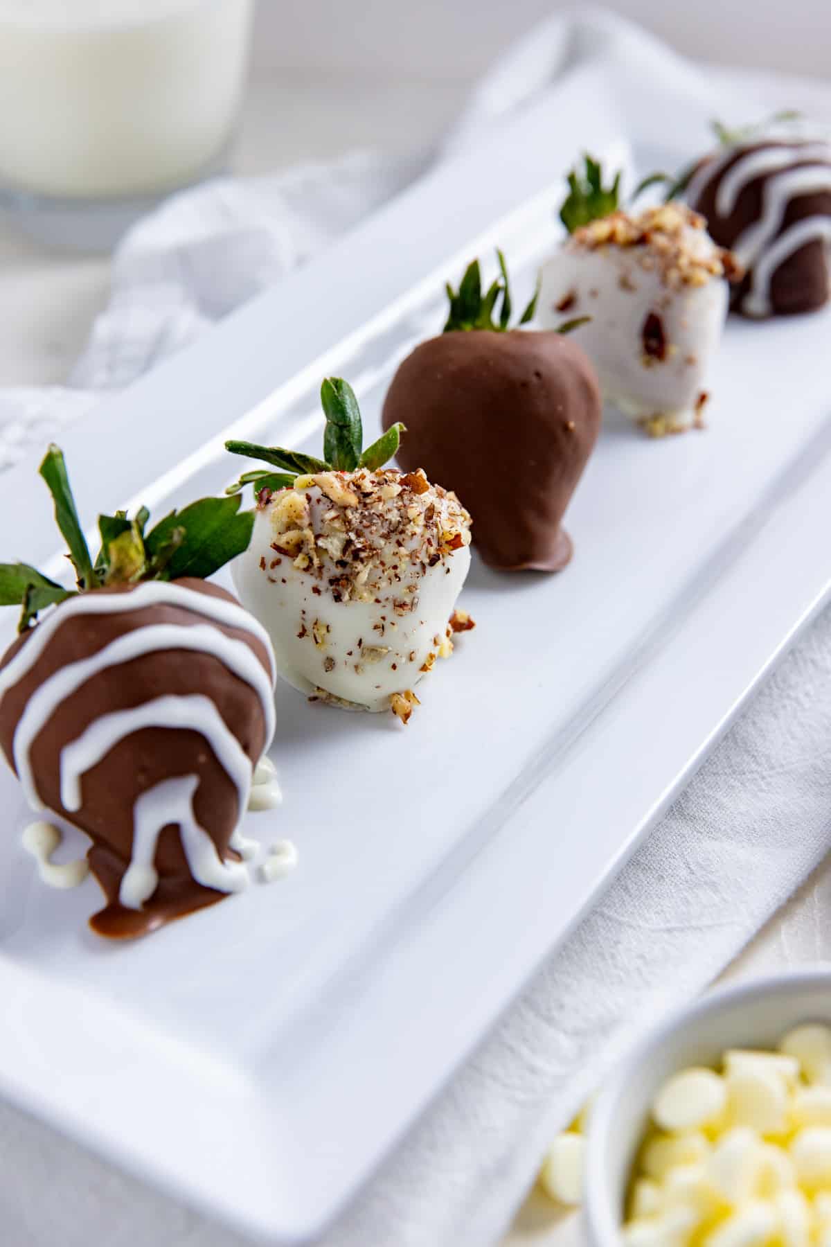 White Chocolate Dipped Strawberries with Coconut Oil: Easy Recipe for a Perfect Treat