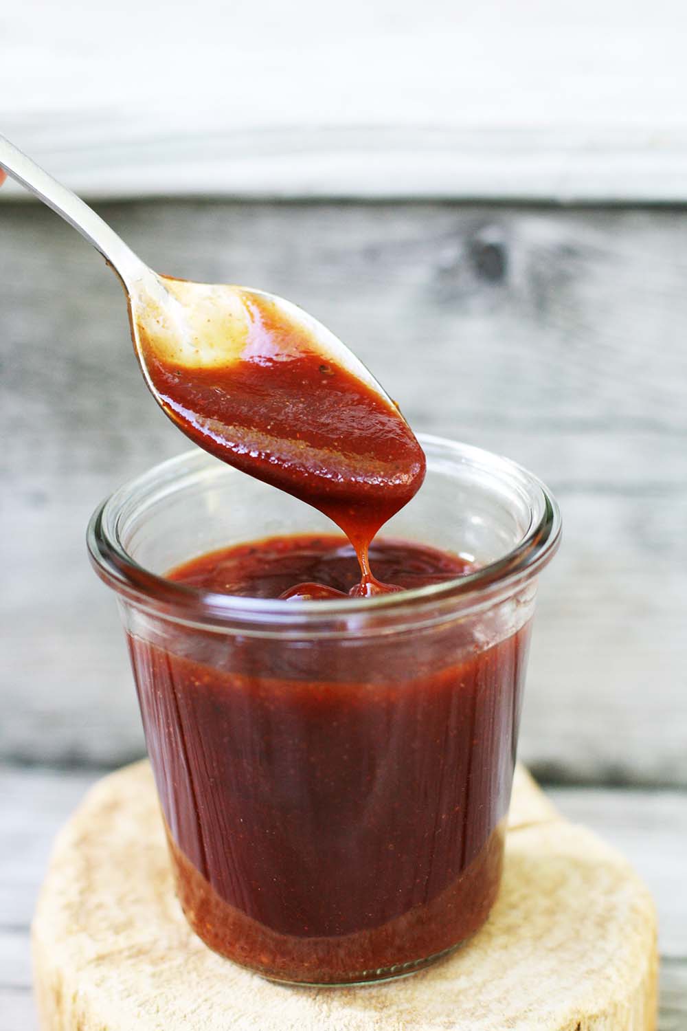 Quick and Easy BBQ Sauce Recipe: Make it in 5 Minutes!