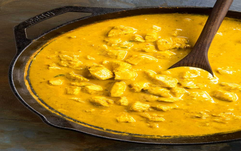 Quick and Easy Chicken Korma Recipe (Ready in 30 Minutes or Less, Seriously Delicious)